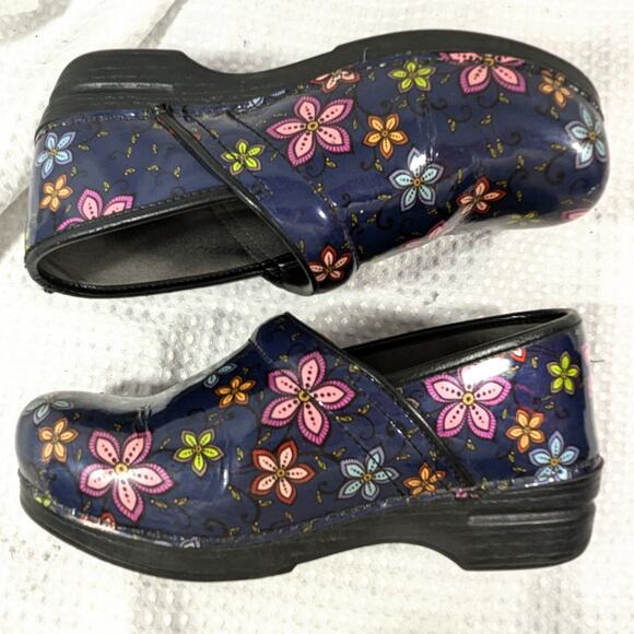 DANSKO! ULTRA COMFORT PATENT LEATHER FLORAL PINK, BLUE, AQUA, BLACK CLOGS!SZ 9.5 - Picture 2 of 9